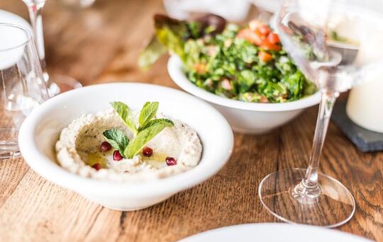 Les restaurants eco-friendly : aliments frais dans un restaurant