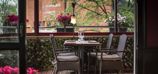 restaurant reopening terrasse